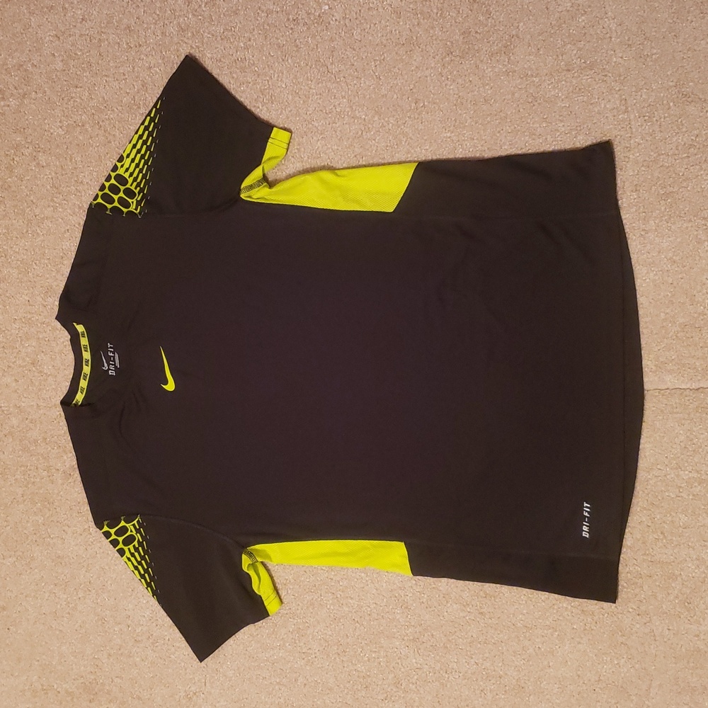 Nike Men's Dri-Fit Short Sleeve Shirt